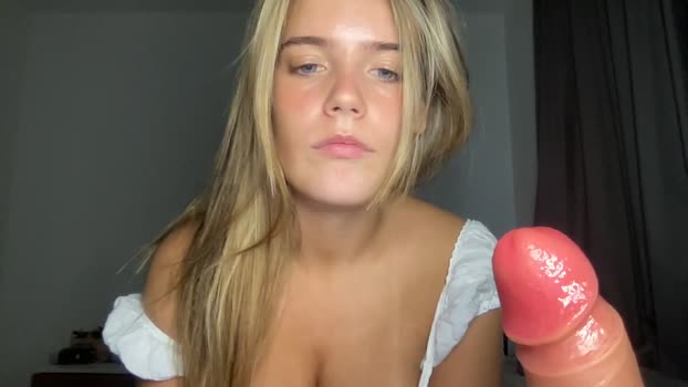 petiteminxlara  30-07-2023