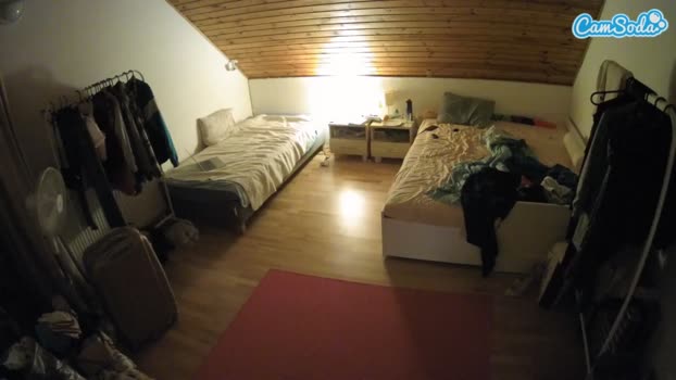 voyeurcam-julmodels-whitebed-1 CamSoda 14-10-2023