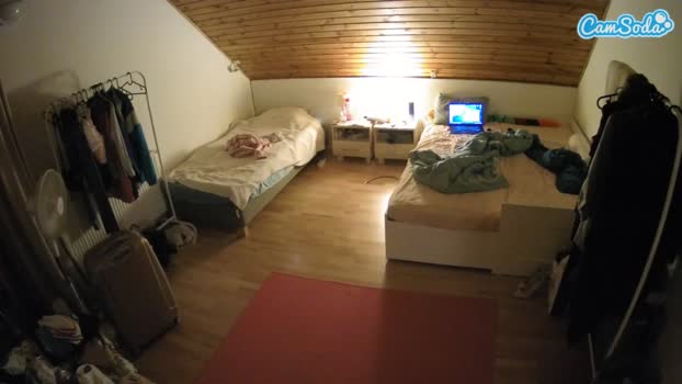 voyeurcam-julmodels-whitebed-1 CamSoda 15-10-2023