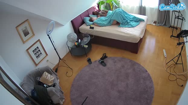 voyeurcam-julmodels-whitebed-4<