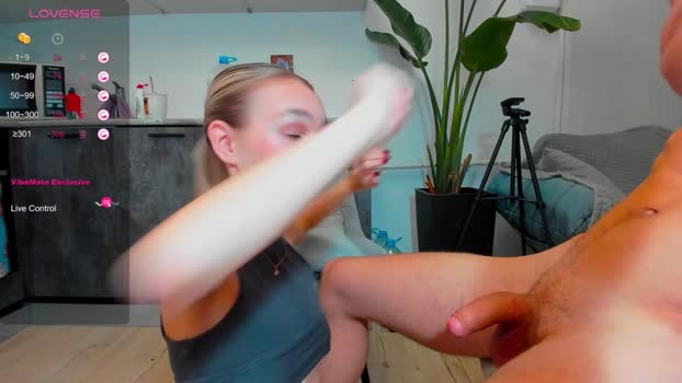 wladilia fuckpussy Webcam SHOW @ Chaturbate 26-10-2024