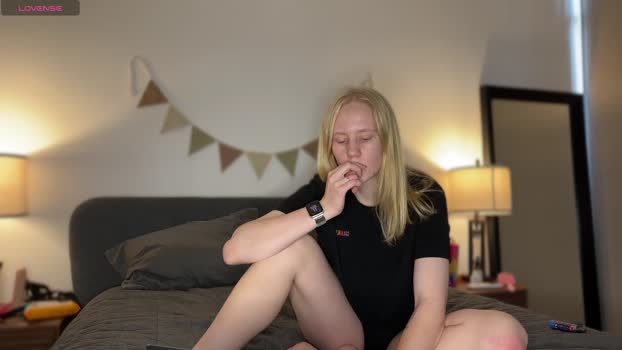 wendyoliver legs Webcam SHOW @ Chaturbate 29-10-2024
