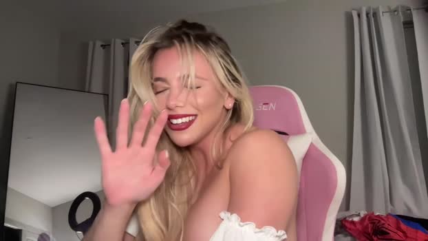 gracieparker strip Webcam SHOW @ Chaturbate 01-11-2024