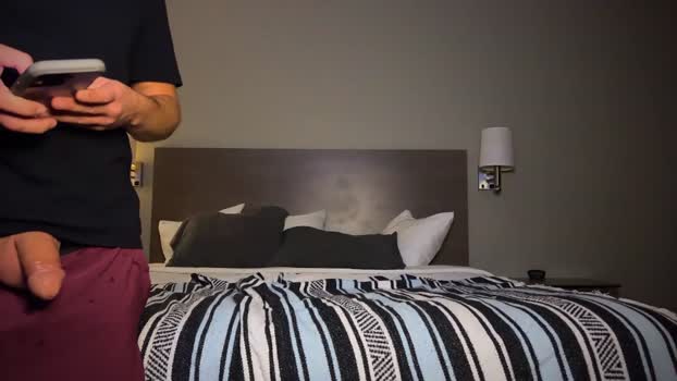 bigguylilmiss amateur Webcam SHOW @ Chaturbate 05-11-2024