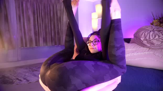 littlee33 lush Webcam SHOW @ Chaturbate 06-11-2024