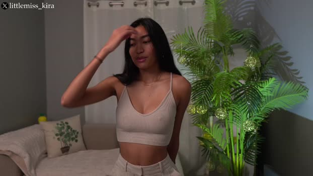 littlemiss_kira natural Webcam SHOW @ Chaturbate 17-11-2024
