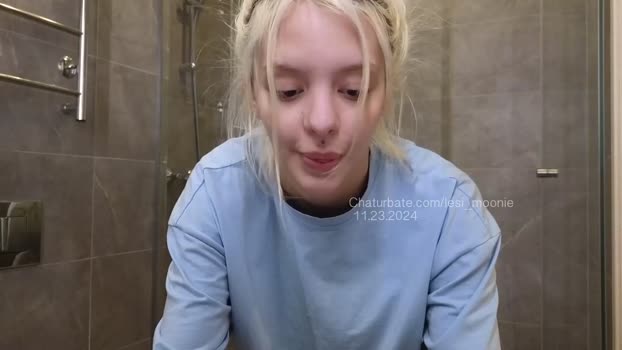 lesi_moonie lovense Webcam SHOW @ Chaturbate 22-11-2024
