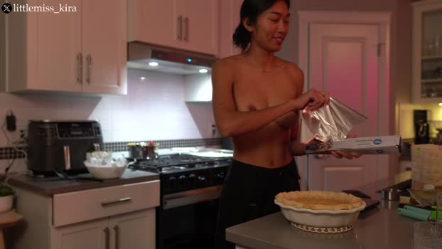 littlemiss_kira ass Webcam SHOW @ Chaturbate 23-11-2024