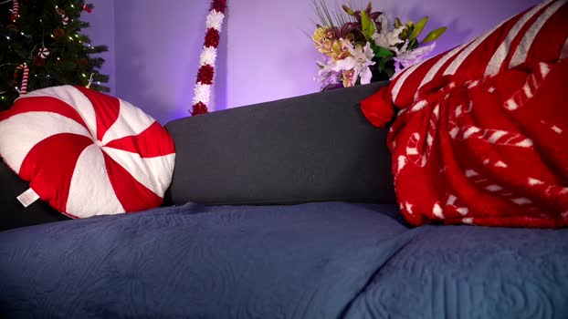 littlee33 suckshow Webcam SHOW @ Chaturbate 11-12-2024