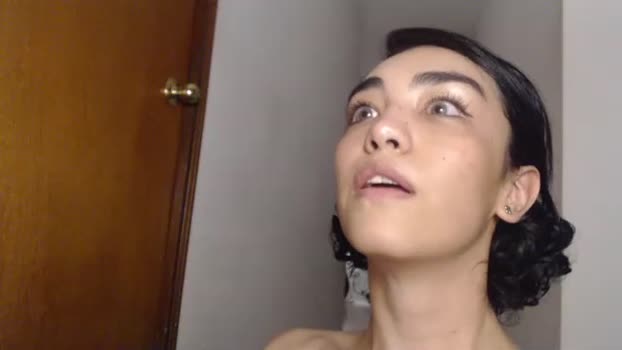 pinkpigss striptease Webcam SHOW @ Chaturbate 12-12-2024