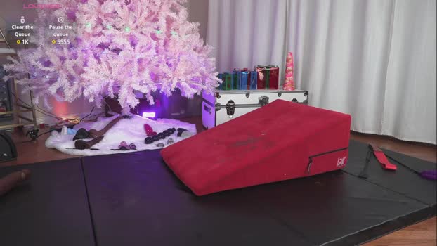 playtimewithv lickpussy Webcam SHOW @ Chaturbate 26-12-2024