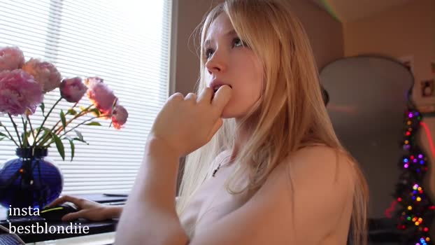 bestblondiiecb fingers Webcam SHOW @ Chaturbate 26-12-2024