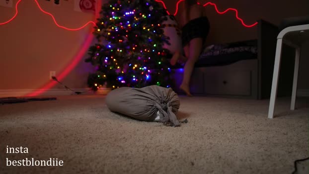 bestblondiiecb Video Webcam SHOW @ Chaturbate 27-12-2024