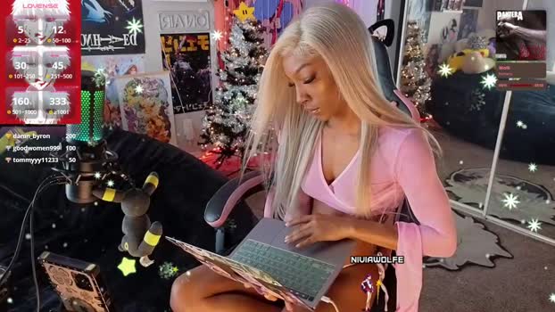 niviawolfe strip Webcam SHOW @ Chaturbate 30-12-2024
