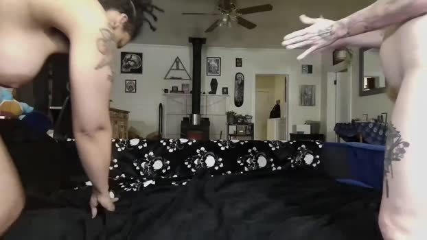 enby_dykes bigtoys Webcam SHOW @ Chaturbate 01-01-2025