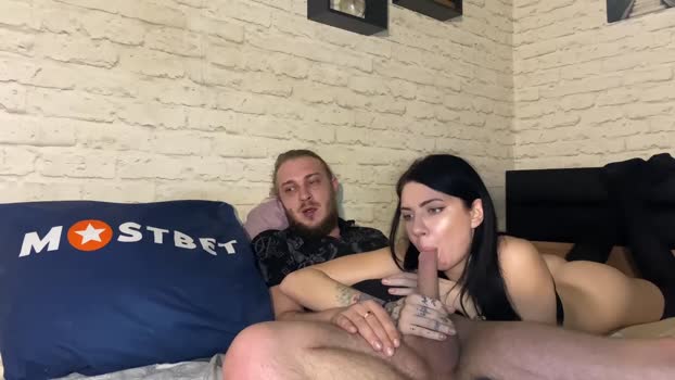 hotcoupleee2020 suckshow Webcam SHOW @ Chaturbate 04-01-2025
