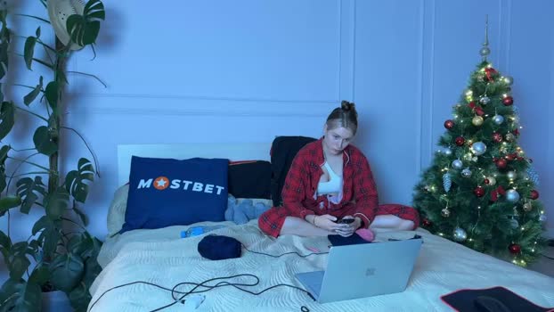 vorvik kissing Webcam SHOW @ Chaturbate 06-01-2025