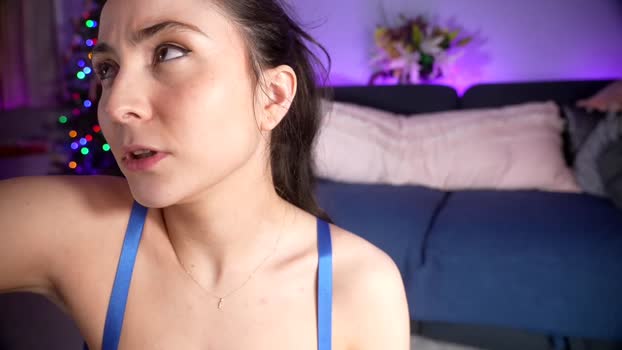 littlee33 show Webcam SHOW @ Chaturbate 06-01-2025