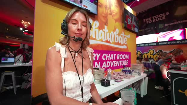 blondefoxsilverfox moan Webcam SHOW @ Chaturbate 18-01-2025