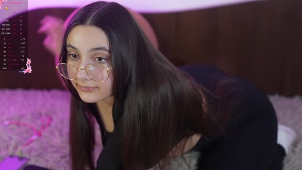 emma_layla kissing Webcam SHOW @ Chaturbate 22-01-2025