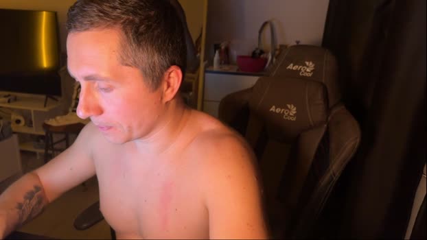 vorvik kissing Webcam SHOW @ Chaturbate 06-02-2025