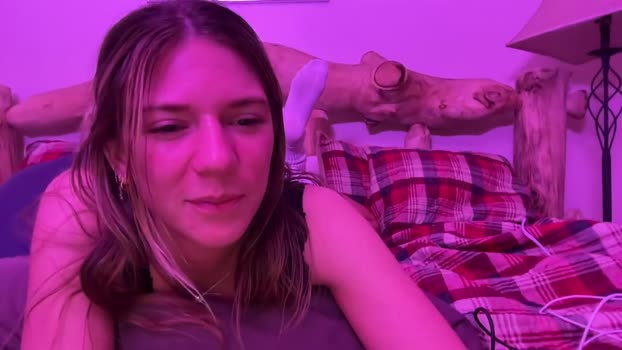 oliviahansleyy Video Webcam SHOW @ Chaturbate 20-02-2025