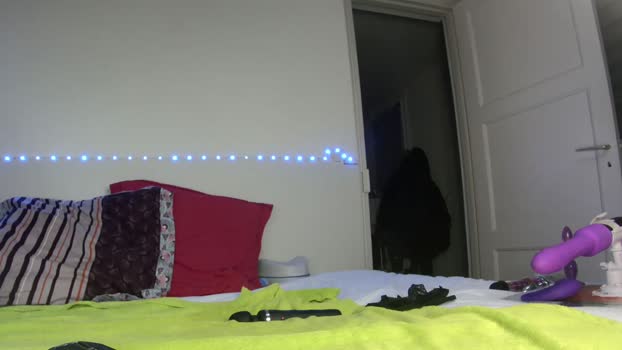 minitini_squirt suck Webcam SHOW @ Chaturbate 02-03-2025