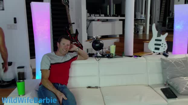 wildwifebarbie Cam Webcam SHOW @ Chaturbate 02-03-2025