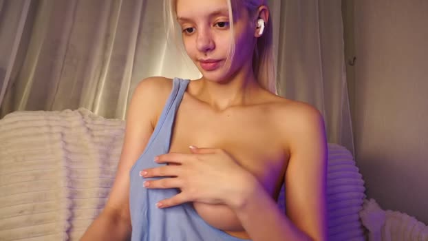lesi_moonie amateur Webcam SHOW @ Chaturbate 12-03-2025