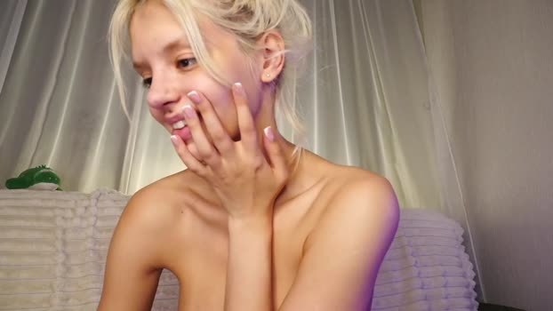 lesi_moonie jerkoff Webcam SHOW @ Chaturbate 25-03-2025
