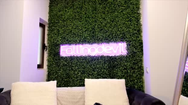 hotfallingdevil naked Webcam SHOW @ Chaturbate 08-04-2025