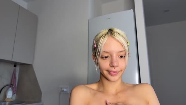 lesi_moonie deep Webcam SHOW @ Chaturbate 15-05-2025