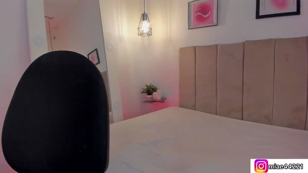 _e_m_m_a_1 jerkoff Webcam SHOW @ Chaturbate 27-06-2025