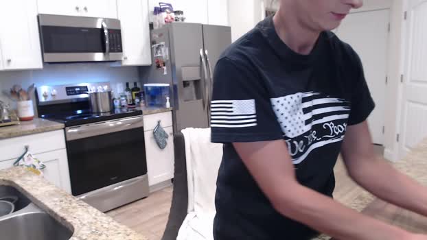 holihurricane kiss Webcam SHOW @ Chaturbate 12-09-2025