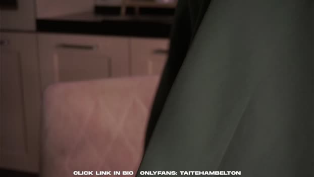 taitehambelton kiss Webcam SHOW @ Chaturbate 02-10-2025