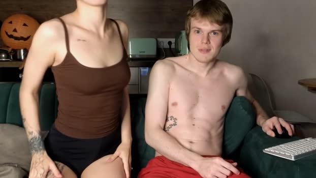 holdonbitch sexyfeet Webcam SHOW @ Chaturbate 17-10-2025