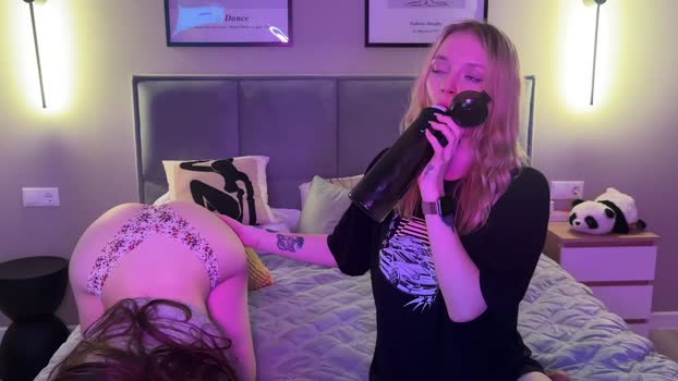 maliinka kissing Webcam SHOW @ Chaturbate 19-10-2025