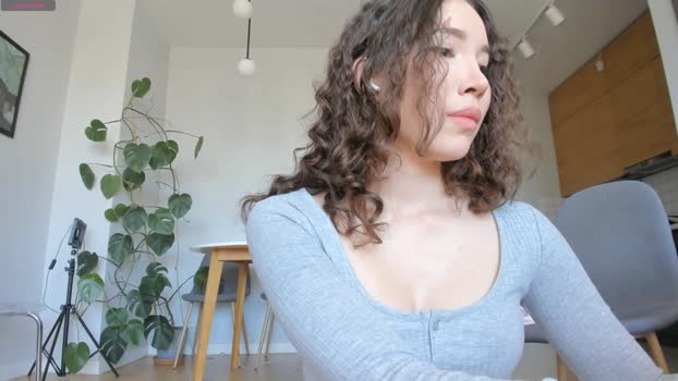 yours_meyy hot Webcam SHOW @ Chaturbate 31-10-2025