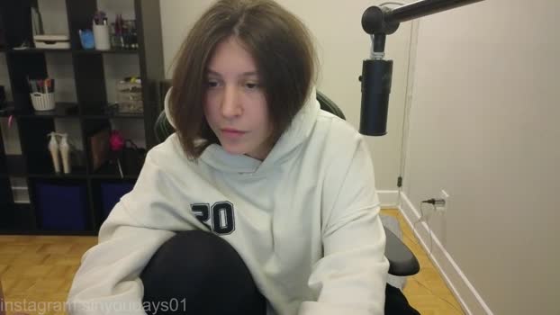 alexa_dream kiss Webcam SHOW @ Chaturbate 19-11-2025