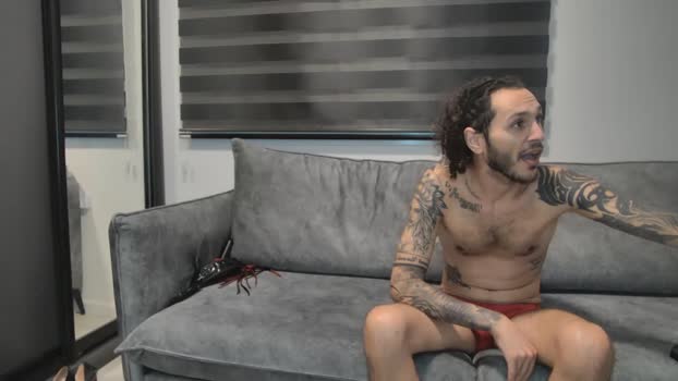 socialmediasweetty spanking Webcam SHOW @ Chaturbate 03-12-2025
