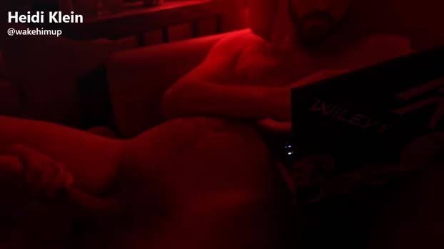 wakehimup suckshow Webcam SHOW @ Chaturbate 05-12-2025
