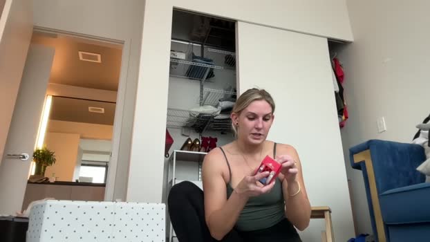 graciemae_baexx suckshow Webcam SHOW @ Chaturbate 12-12-2025