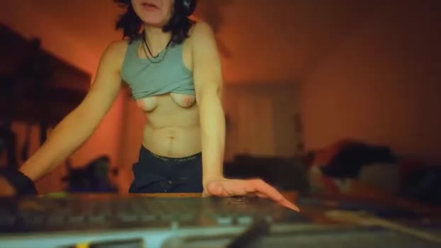 tomboy_titties play Webcam SHOW @ Chaturbate 15-12-2025
