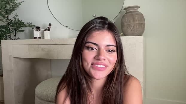 poutyselena toys Webcam SHOW @ Chaturbate 18-12-2025