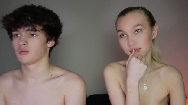 wladilia gag Webcam SHOW @ Chaturbate 18-12-2025