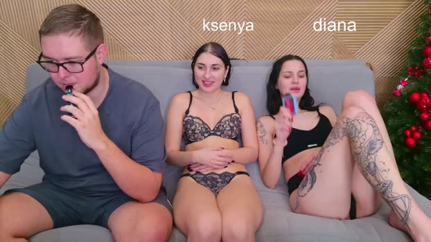 ksenyahot kiss Webcam SHOW @ Chaturbate 23-12-2025