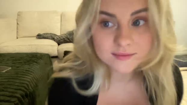 tigoldbitties11 kiss Webcam SHOW @ Chaturbate 23-12-2025