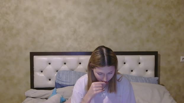 alineblayyz natural Webcam SHOW @ Chaturbate 25-12-2025