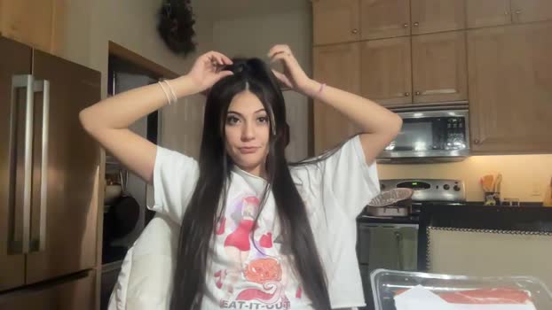 laylakitten4 Wet Webcam SHOW @ Chaturbate 27-12-2025