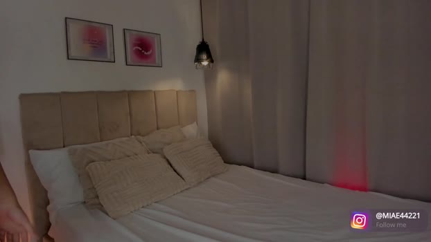 _e_m_m_a_1 fuckme Webcam SHOW @ Chaturbate 27-12-2025